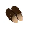 Zapatos Birkenstock Versátiles Casuales para Mujer con Forro de Lana de Cordero, Cuero Genuino, Diseño Slip-On en la Punta del Pie, Altura Incrementada y Suela Súper Suave