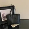 Nova bolsa de ombro retrô minimalista 2026 para mulheres, grande capacidade, casual, para o trabalho, bolsa tote com textura trançada