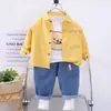 Roupas infantis Conjunto de três peças em jeans 2023 Primavera e Outono Novo estilo ocidental terno para bebês meninos atacado de fábrica