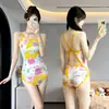 (Capa única, sin almohadilla en el pecho) Traje de baño de una pieza para mujer con diseño de niña de dibujos animados de cabello rizado, traje de baño conservador de corte bajo para piscina y competición