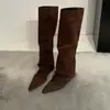 Edición de Moda~Botas largas de gamuza con punta fina estilo retro, Nuevas botas ajustadas otoño e invierno 2026, Botas de moda estilo Maillard