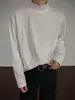 Camiseta de Manga Larga de Cuello Alto de Color Sólido para Otoño e Invierno para Hombre 2026 Nuevo Estilo Coreano Moderno Holgada Casual Capa Base Superior