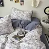 Juego de ropa de cama de cuatro piezas de gasa de doble capa estilo Ins, ropa de cama de algodón suave como una nube, funda de edredón, sábana bajera y sábana encimera, adecuado para dormitorios de estudiantes, juego de tres piezas