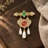 Nuevo broche de aleación para mujer, moderno y de alta gama, pin de lujo nicho para abrigos y trajes, simple y elegante, broche versátil