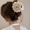 Pinza de pelo elegante con forma de flor de rosa estilo coreano para mujer, nuevo clip de garra de tiburón de alta gama 2026, accesorio para el cabello