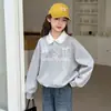 Camisa Polo Linda con Cuello de Encaje 2026, Nuevo Estilo Primavera/Otoño para Niños Mayores, Estilo Coreano Casual Holgado Versátil Manga Larga