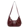 Bolso nuevo de moda 2025 con forma de media luna, versátil para ir al trabajo, bolso de hombro, bolso cruzado, estilo retro de motocicleta, bolso de moda para mujer bajo el brazo
