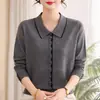 Suéter de punto de manga larga con cuello, estilo mom, moda otoño/invierno 2026, diseño nuevo, corte holgado, elástico y adecuado como capa base para mujeres de mediana edad