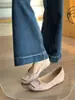 Zapatos de tacón oculto de gamuza rosa estilo francés con hebilla cuadrada suave, boca poco profunda, para mujer, adecuados para uso diario casual y versátiles, Verano 2026