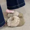 2026 Nuevas Pantuflas de Algodón de Punta Cerrada Estilo Lindo Pantuflas de Felpa para Mujer Invierno Zapatos Estilo Birkenstock Cálidos con Forro Adicional Zapatos Peludos Antideslizantes