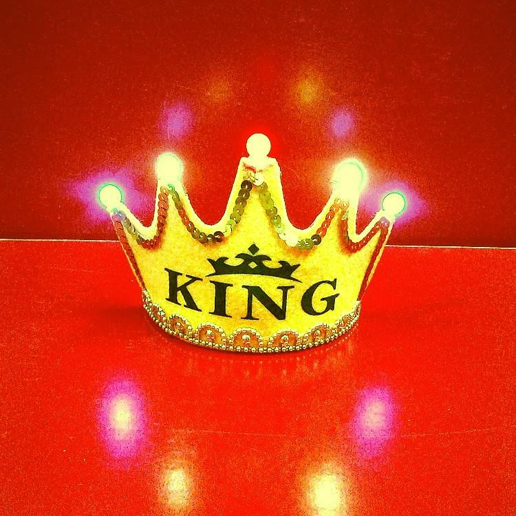 金色王子发光帽新