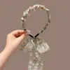 Doce tiara de fita floral para mulheres, com dentes para fixação antiderrapante, tiara de coroa alta, tiara de cabelo trançada, acessório de cabelo integrado