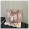 Bolsa de ombro com estampa floral para mulheres, bolsa transversal, novo modelo outono 2026, bolsa de axila de grande capacidade, bolsa tote para o dia a dia estilo coreano nicho