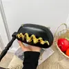 Bolso de muñeca personalizado transfronterizo 2026 verano nuevo bolso caja acrílica para mujer versátil bolso bandolera con cadena al hombro