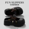 Zapatos Mary Jane para mujer con suela gruesa para exteriores perforados, nuevos y populares 2026, zapatillas cerradas versátiles de verano para ir al trabajo, estilo japonés
