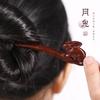 Grampo de cabelo feminino de jacarandá, grampo de cabelo antigo, tamanho grande, hanfu, vintage, grampo de cabelo de placa oca, grampo de cabelo de coelho lunar, grampo de cabelo esculpido em madeira