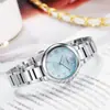 Nuevo Reloj Versátil de Banda de Acero Transfronterizo para Mujer al por Mayor, Lujo Ligero, Sensación de Alta Gama, Reloj Verde Aguacate para Mujer con Incrustaciones de Diamantes Brillantes