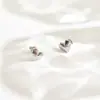 Brincos Simples de Titânio em Forma de Losango e Coração, Brincos Femininos e Versáteis em Forma de Coração, Brincos de Coração de Pêssego Texturizados da Moda