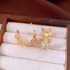Pendientes de flor plisada en forma de C con circonita y aguja de plata, pendientes versátiles exquisitos de moda nicho, pendientes de lujo ligero de alta gama para mujer