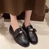 Mocasines de cuero suave para mujer, nuevo estilo coreano de otoño, con hebilla metálica, slip-on de tacón bajo, zapatos casuales versátiles