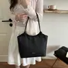 Bolsa de mão da moda estilo floresta transfronteiriça para mulheres, novo modelo de verão 2026, bolsa de ombro de grande capacidade, bolsa versátil da moda para usar sob o braço