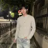 Camiseta de Manga Larga con Rayas Verticales Texturizadas y Cuello Henley Estilo Old Money para Hombres y Mujeres, Otoño Ligera Madura Corte Holgado Camiseta Base de Alta Gama Moderna