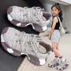 Zapatos Deportivos para Niñas 2026 Primavera/Otoño Estilo Nuevo Zapatos Casuales Blancos para Niñas Zapatos Transpirables con Panel de Malla Zapatos para Correr para Niños