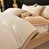 Conjunto de Quatro Peças de Leite Fleece Esculpido de Alto Peso para o Inverno com Fleece Adicional e Fleece de Coral Espessado Conjunto de Três Peças para Roupa de Cama de Dormitório Estudantil