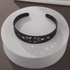 Pulsera Elegante Versátil Hueca de Acero Inoxidable, Popular en Europa y América, Pulsera Abierta Retro en Forma de C para Hombres y Mujeres, Acero de Titanio que No se Desvanece
