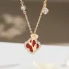 Colar Original Flor de Trevo de Quatro Folhas e Rosa para Mulheres, Prata Pura, Estilo Floresta, Pingente de Ágata Vermelha Estilo Ins Inspirado em Chanel, Presente de Dia dos Namorados