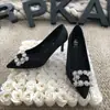 Fábrica de Sapatos Xinhao Fivela de Floco de Neve Strass Salto Alto Versátil Casamento Madrinha Banquete Bico Fino Quadrado Francês Fivela Sapatos de Salto
