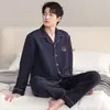 Novo Cardigã de Outono e Inverno com Gola Lapela, Mangas Longas, Calça Longa, Pijama Casual Simples Masculino, Conjunto em Camadas de Algodão Aerado para Roupa Externa