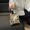 Bolsa de Ombro/Transversal de Balde Fashion Versátil com Corrente, Design de Nicho com Lantejoulas, Tendência de Moda Verão 2026