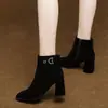 Botines de invierno cortos para mujer con forro de felpa, nuevo modelo 2026, botas de algodón de tacón alto para mujer, zapatos cálidos de tacón medio para otoño e invierno para mujer, botas Martin de tacón grueso