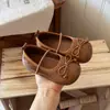 Zapatos Mary Jane para Niñas Estilo Primavera/Otoño 2026 Zapatos Planos de Suela Plana Zapatos Pequeños de Piel Zapatos para Niños de Boca Baja Suela Suave Zapatos de Princesa Slip-ons