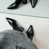 Botas de Bico Fino, Botas Curtas para Mulheres, Novas Botas Femininas Outono e Inverno 2024, Botas Slim de Nicho, Design Estiloso, Botas Curtas com Salto Alto Bloco