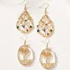Moda Europea y Americana Retro Incrustaciones de Circonita Multicolor Forma de Gota Pendientes Creativos Calados Elegantes Versátiles Joyería de Oreja para Mujer Lote