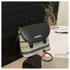 Bolsa de Ombro Transversal Quadrada Pequena de Palha Arco-Íris Listrada 2025 Tendência de Verão Novo Estilo Luxuosa para Praia