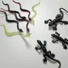 Uma variedade de acessórios de brinquedos de pegadinha de Halloween animais de simulação insetos aranha escorpião centopeia e outros brinquedos de pegadinha DIY