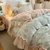 Es esponjoso y muy cálido~ El juego de cama de terciopelo de leche de cuatro piezas está engrosado para el calor del invierno, y la funda de edredón de terciopelo de coral es ropa de cama Clase A
