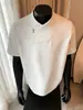 Camiseta de Verano para Hombre Estilo Americano Ajuste Limpio de Moda Marca Cremallera Diagonal Cuello en V Manga Corta Artística de Nicho Corte Cuadrado Hombro Normal Manga Media
