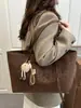 Bolsa de Axila em Camurça Estampa de Leopardo para Mulheres 2025 Nova Bolsa Tote Retro de Cruzamento de Fronteira de Alta Qualidade Bolsa de Mão/Ombro da Moda