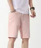 Pantalones cortos de mezclilla blanca ligeros de verano para hombre, entrepierna de 5 pulgadas, pantalones de longitud media modernos estilo coreano, moda de alta gama