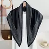 Nuevo Pañuelo de Seda Triangular Simple y Versátil Estilo Coreano para Mujer, Chal de Moda y Elegante, Pañuelo Decorativo Pequeño para Protección Solar de Verano