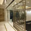 Pantalla de acero inoxidable estilo chino Rejilla hueca de alivio tallada en aluminio estilo europeo Pintura de paisaje para sala de estar Pantalla de rocalla para partición Personalización