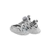 Zapatos estilo papá para niños con malla transpirable, modelos primavera y otoño 2026, zapatillas ligeras y antideslizantes para exteriores con cierre de dial para niños y niñas