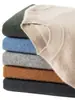 Suéter Masculino de Cashmere Puro com Gola Alta Meia-Calça Fina para Outono e Inverno Novo Pulôver Quente Solto e Versátil Suéter de Malha para Usar por Baixo