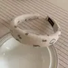 Faixa de Cabeça com Coroa Alta para Mulheres, Novo Estilo com Toque de Luxo, Faixa de Cabelo Larga Versátil para Sair, Acessório de Cabelo para Lavar o Rosto