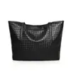 Bolsa de Textura de Luxo para Mulheres 2025 Novo Estilo Coreano Bolsa de Palha Grande Capacidade Ombro Único Moda Bolsa Tote Bolsa Grande Simples