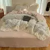 Juego de cuatro piezas de felpa de leche Clase A estilo encaje engrosado cálido felpa añadida funda nórdica estilo INS invierno funda nórdica de flores pequeñas sábana de cama